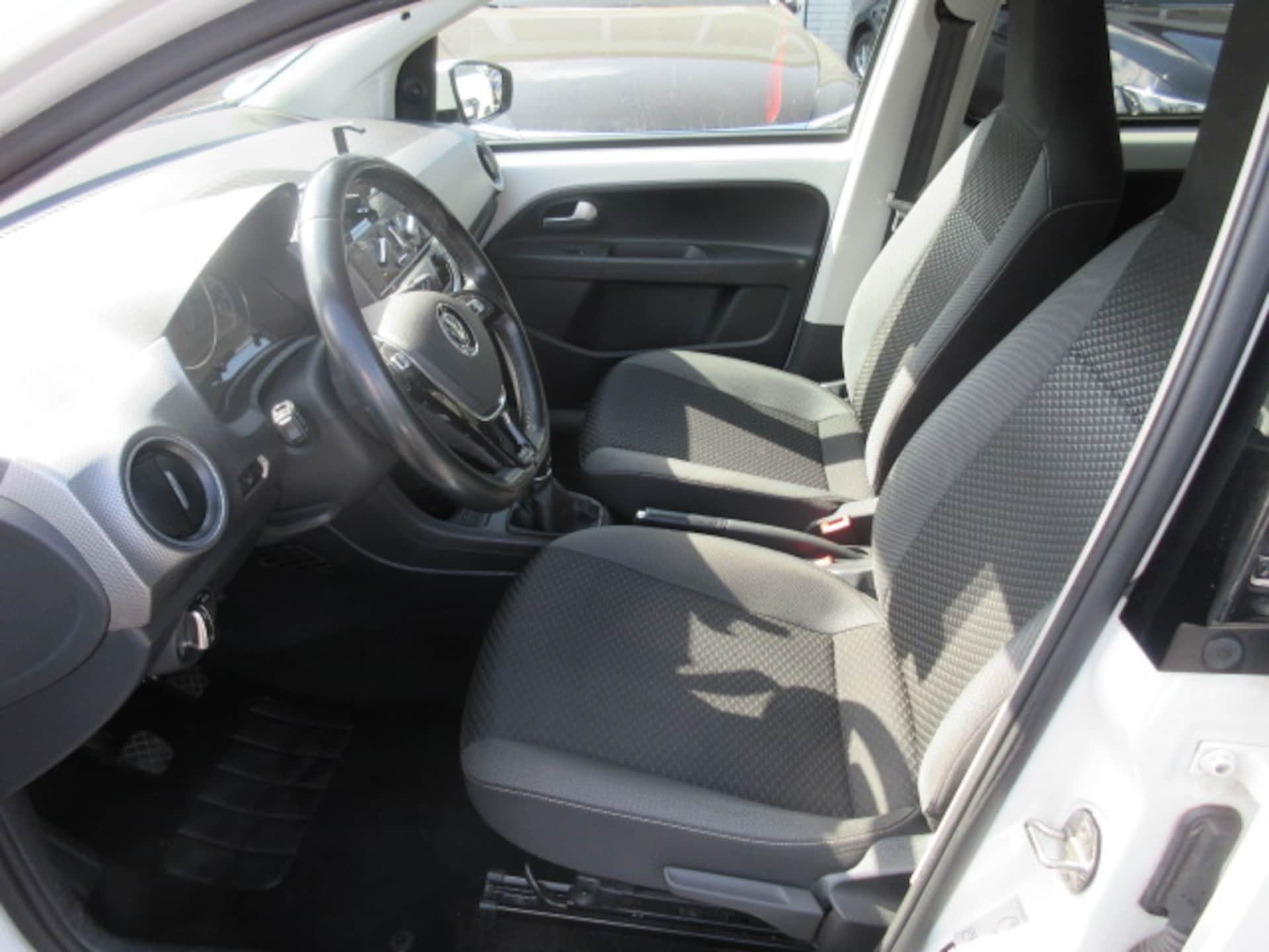 Volkswagen up! ACTIVE