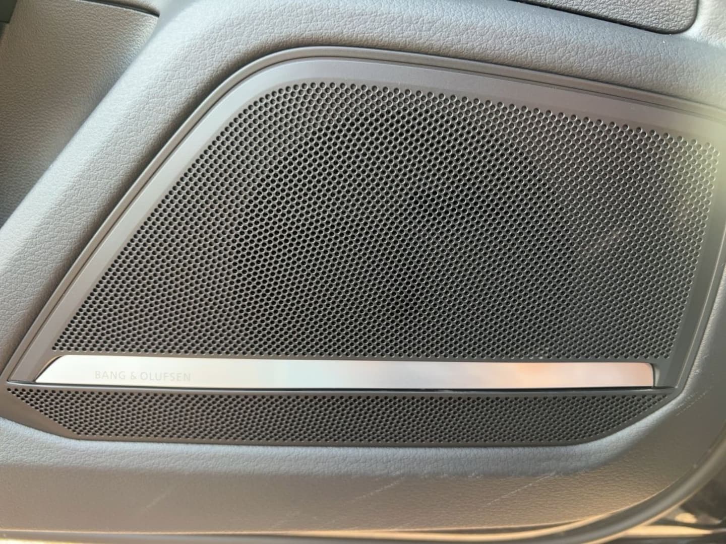Bild über Audi S6 Avant TDI quattro tiptronic - für weitere Informationen kontaktieren Sie den Audi Partner