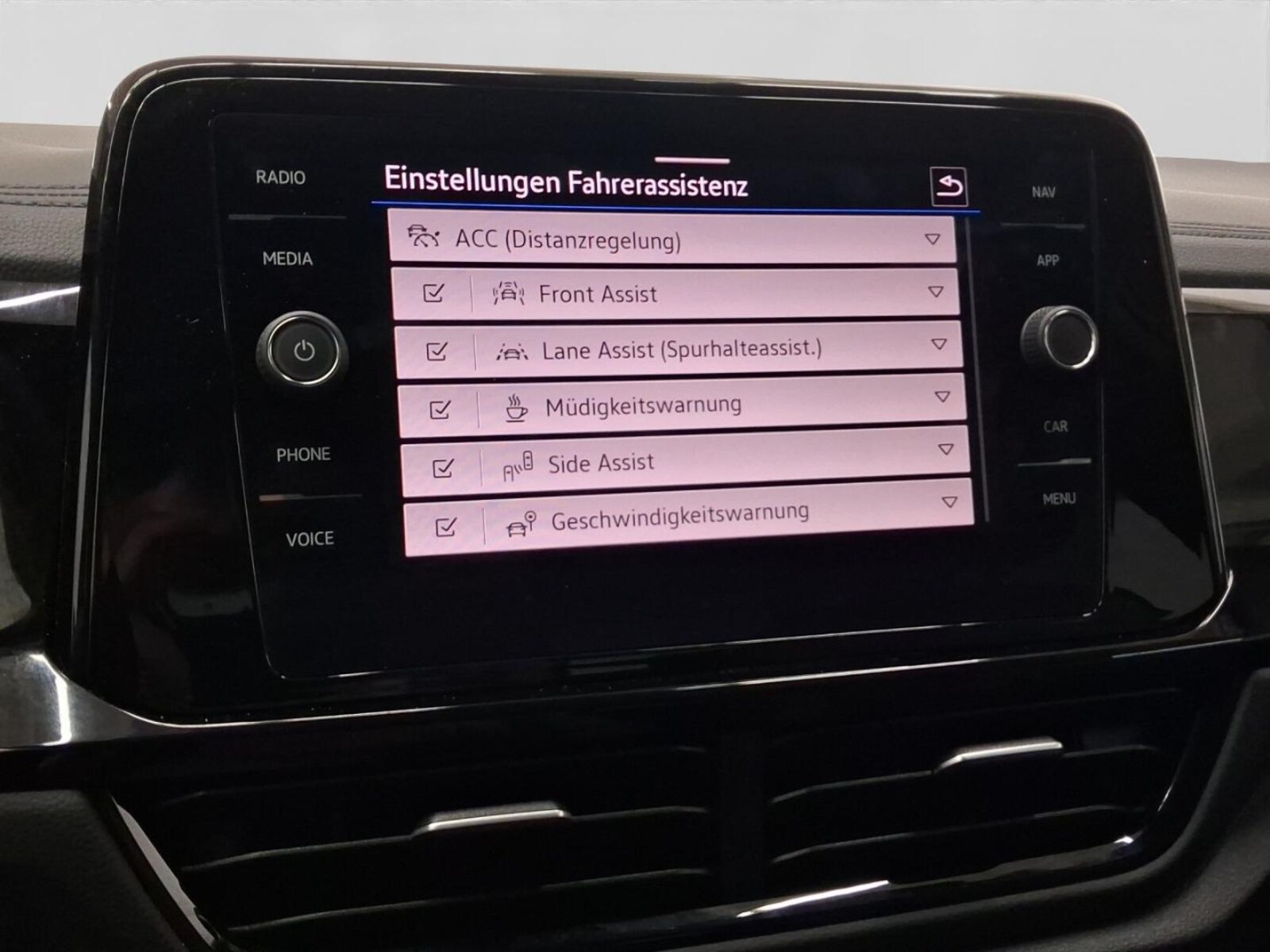 Volkswagen T-Roc – Bild 12