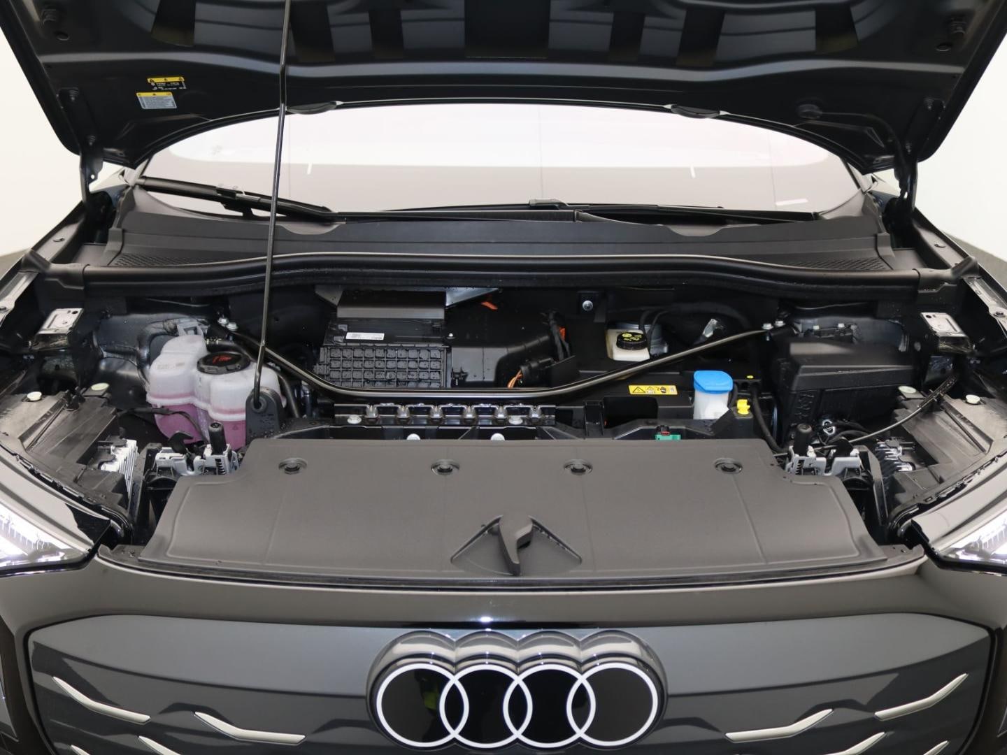 Bild über Audi Q4 Sportback e-tron e-tron quattro 220 kW - für weitere Informationen kontaktieren Sie den Audi Partner