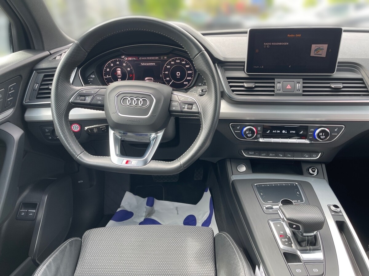 Image about Audi Q5 TFSI e sport 50 TFSI e quattro S tronic