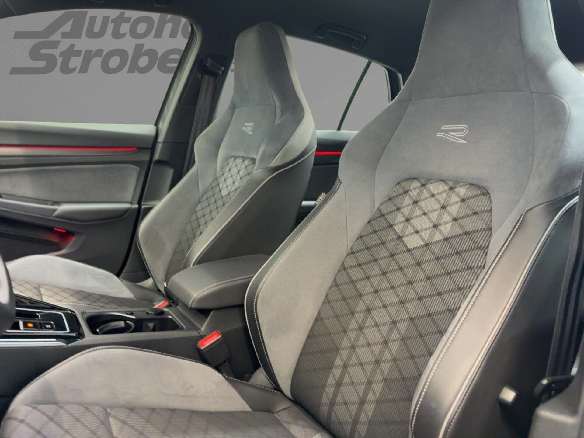 Volkswagen Golf R-Line