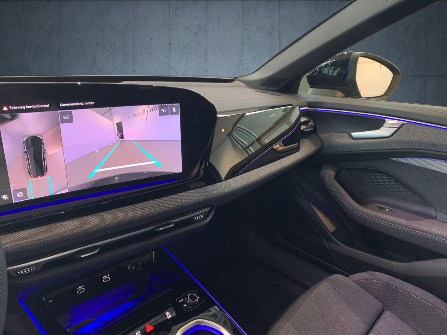 Bild über Audi A6 Avant e-hybrid edition one e-hybrid quattro 220 kW S tronic - für weitere Informationen kontaktieren Sie den Audi Partner