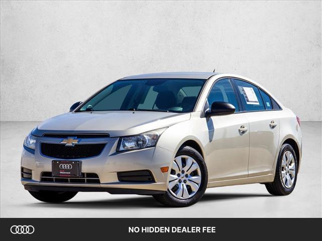 2013 Chevrolet Cruze LS Auto's photo