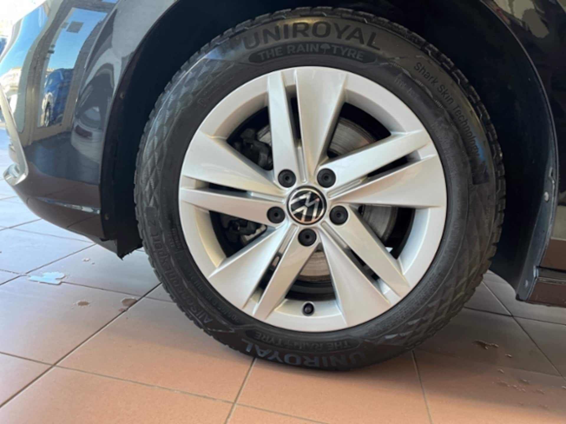 Volkswagen Golf Variant Life