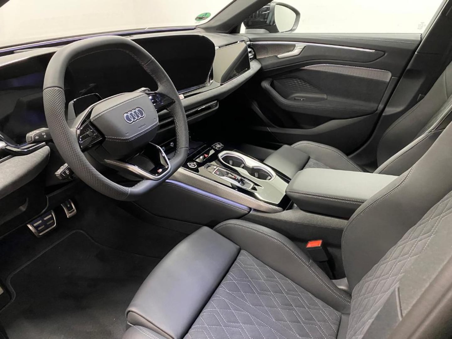 Bild über Audi A6 Avant e-hybrid e-hybrid quattro 270 kW S tronic - für weitere Informationen kontaktieren Sie den Audi Partner
