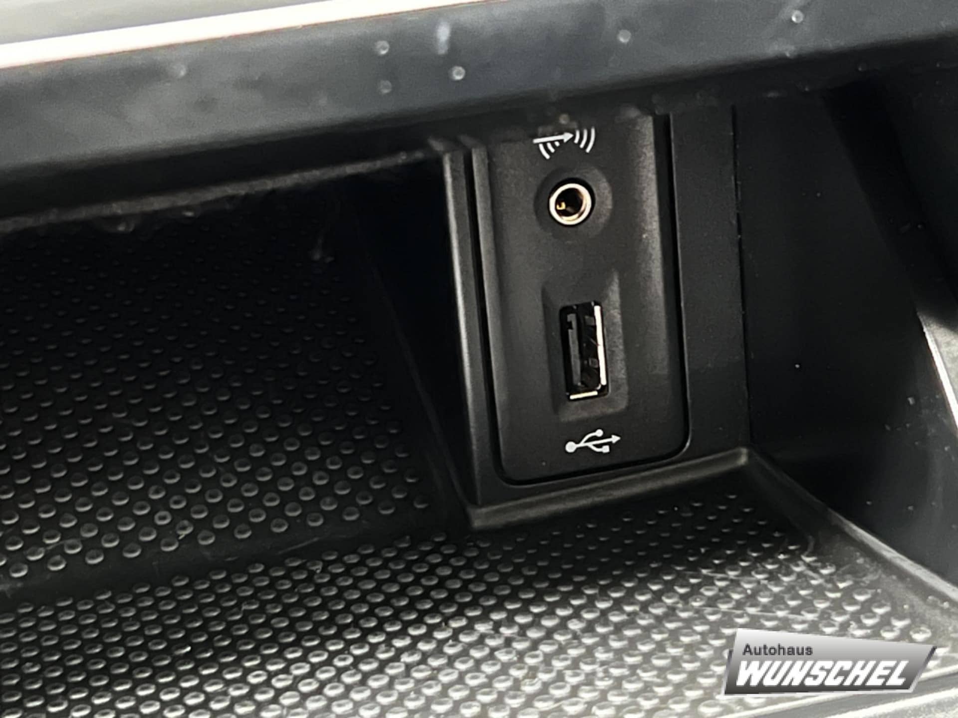Volkswagen Golf SOUND