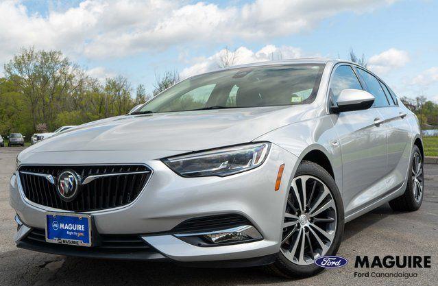 2018 Buick Regal Essence FWD's photo
