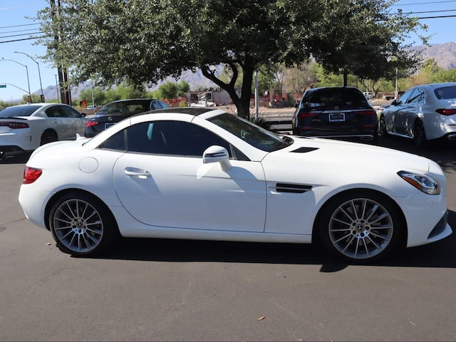 2019 Mercedes-Benz SLC 300