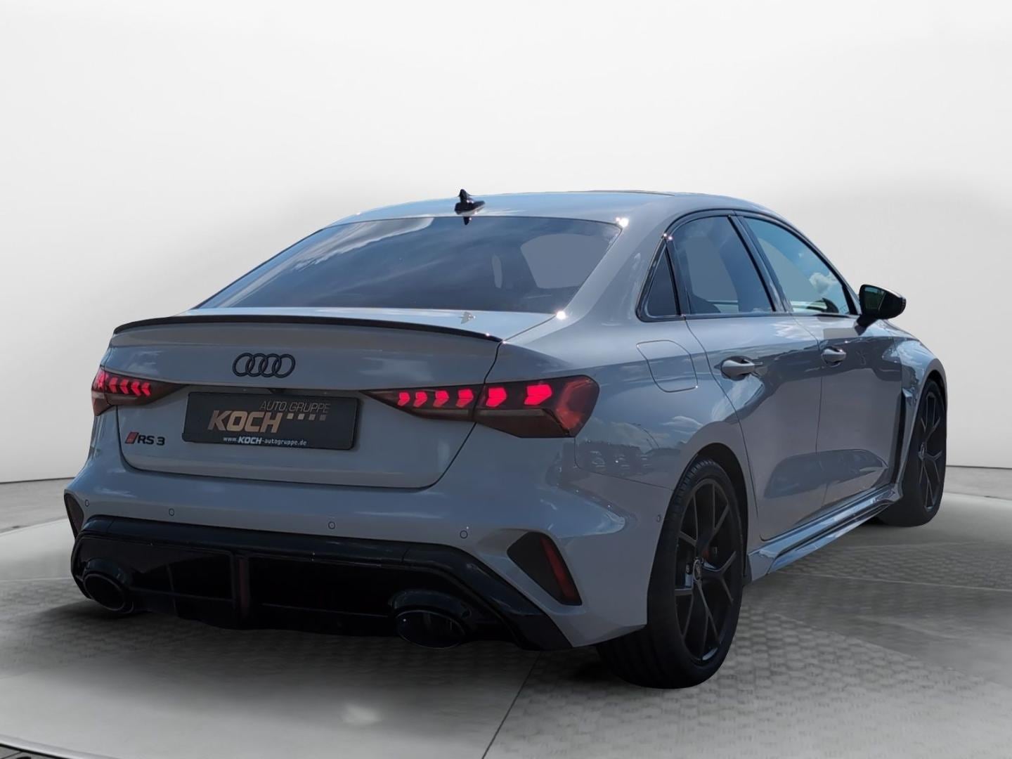 Bild über Audi RS 3 Limousine TFSI quattro 294 kW S tronic - für weitere Informationen kontaktieren Sie den Audi Partner