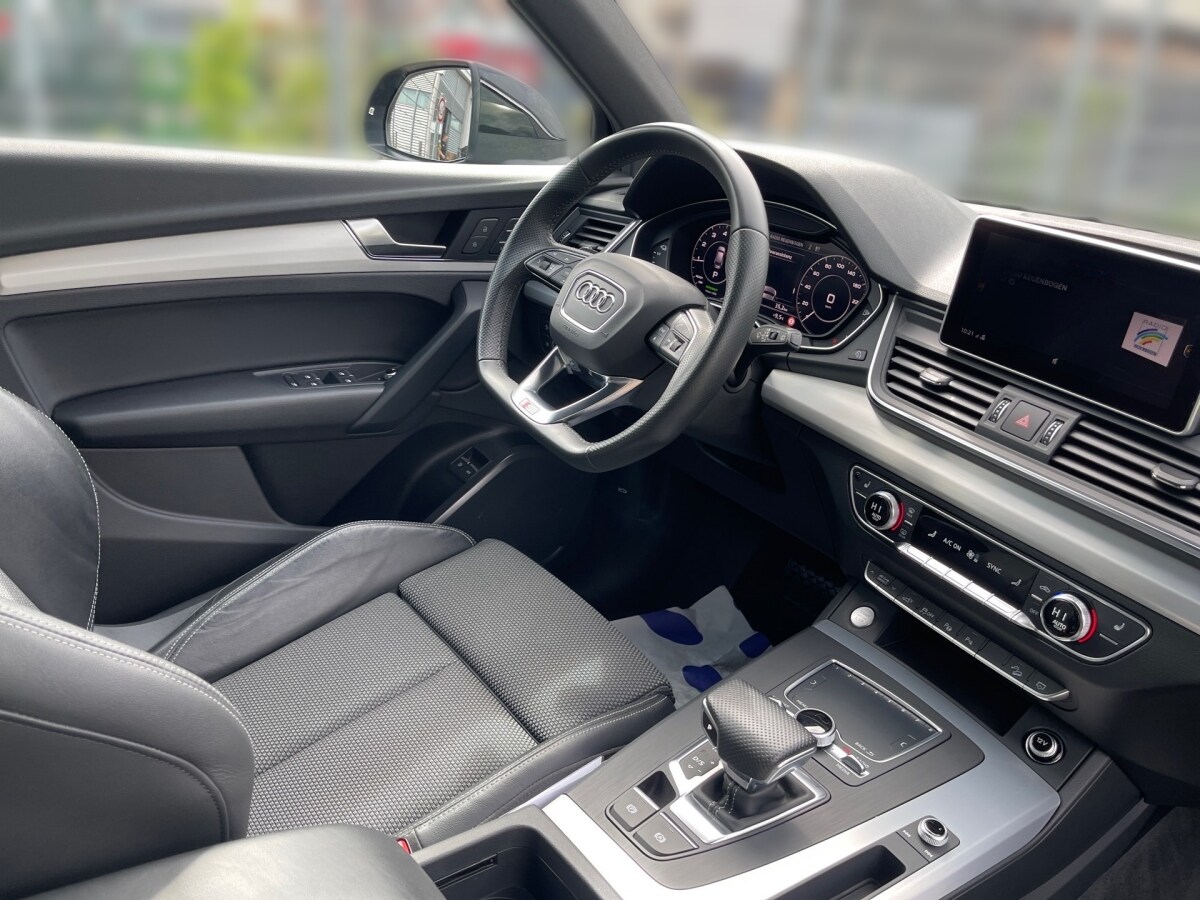 Image about Audi Q5 TFSI e sport 50 TFSI e quattro S tronic