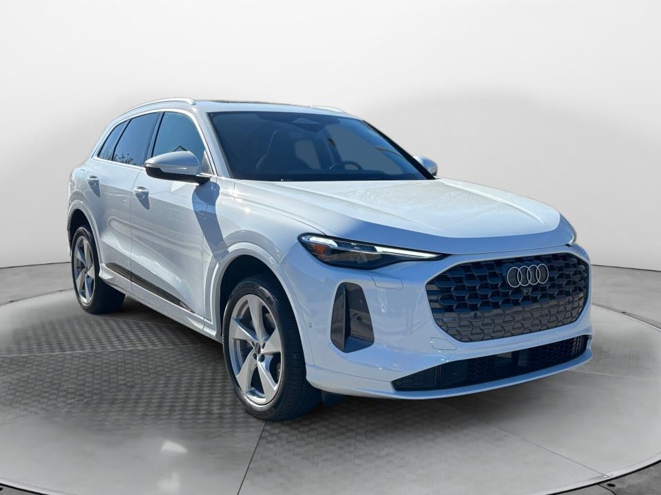2025 Audi Q5 40 Premium Plus's photo