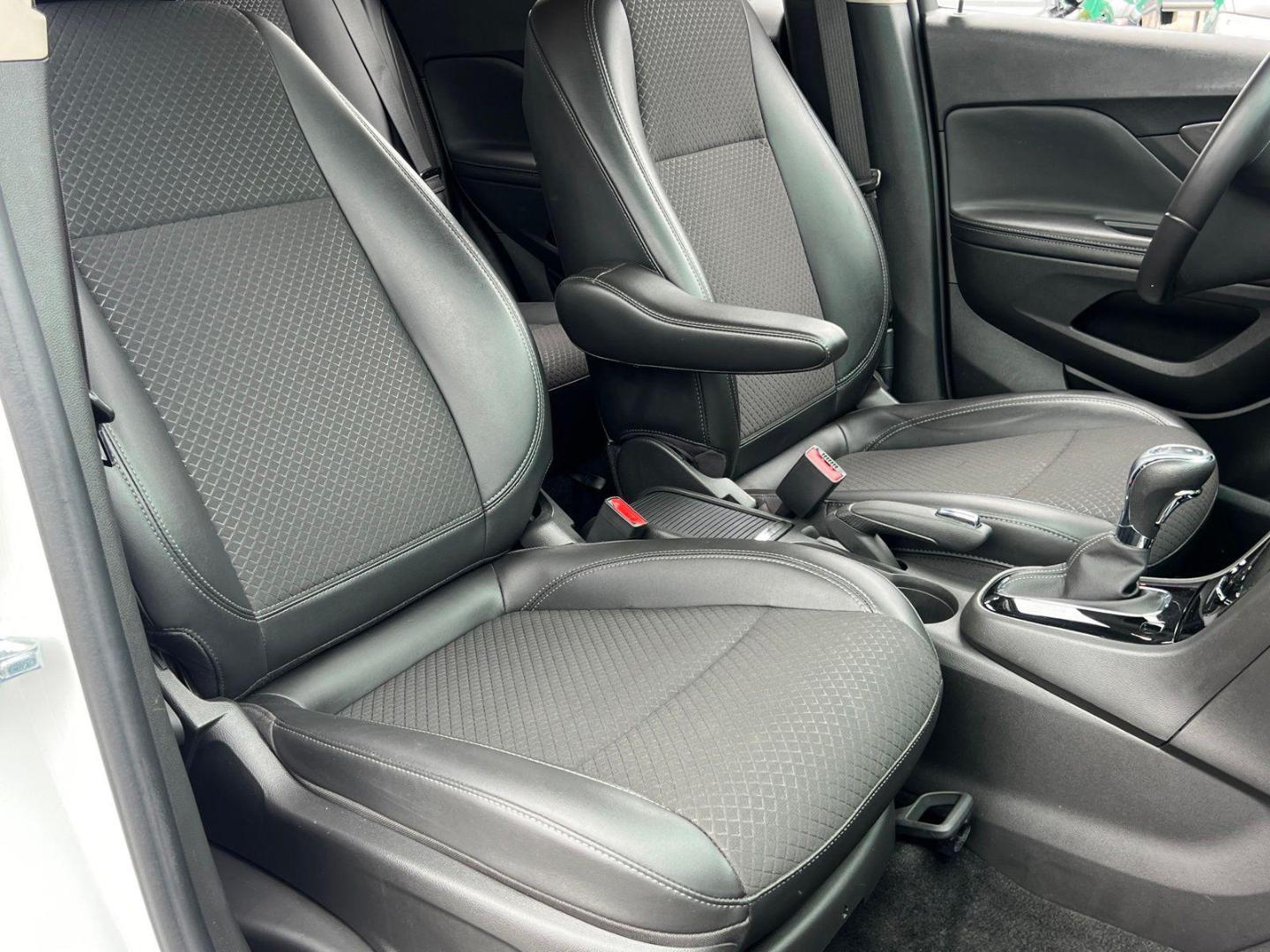 2022 Buick Encore Preferred - Photo 14