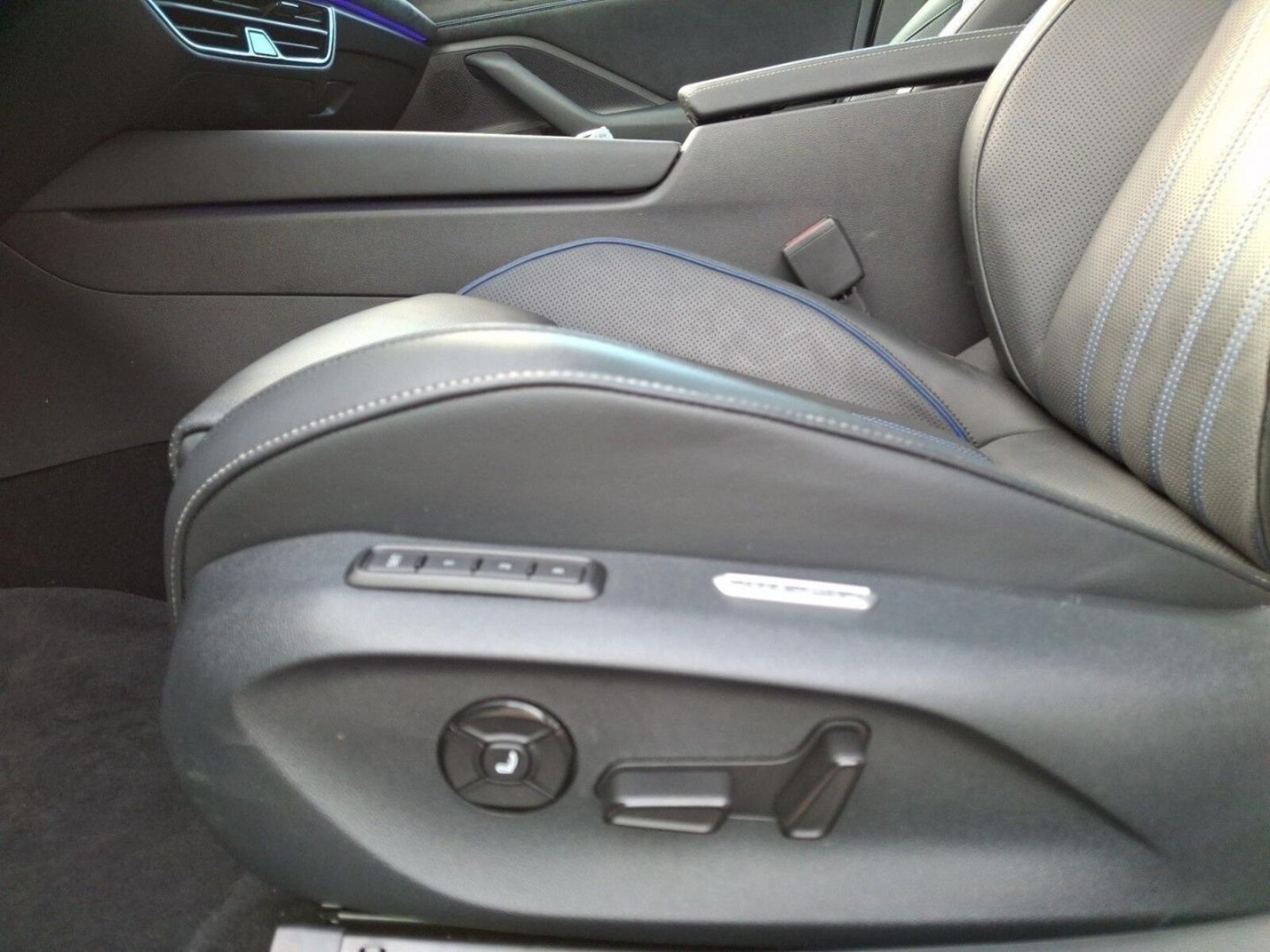 Volkswagen Passat – Bild 21