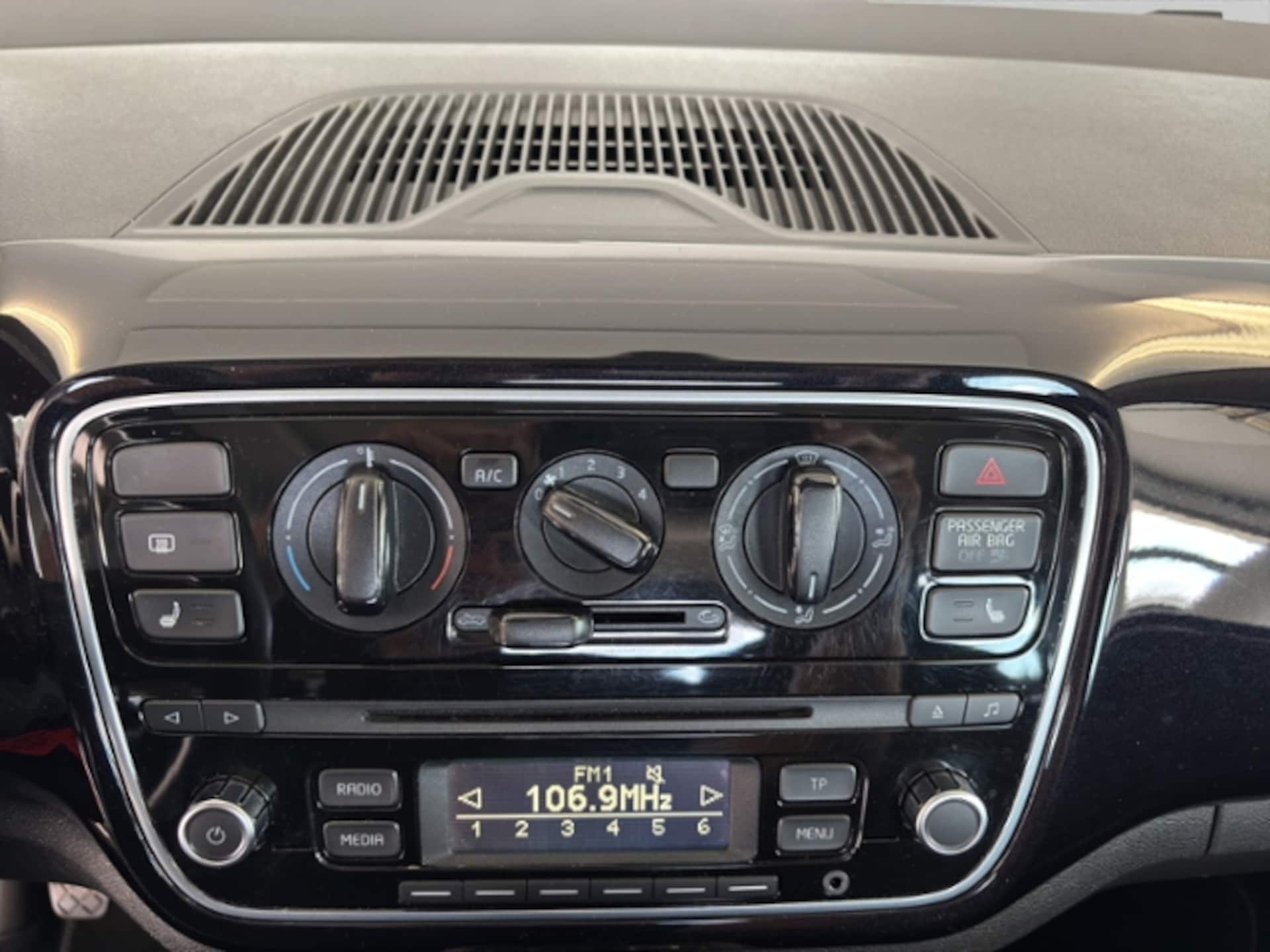 Volkswagen up! move up!