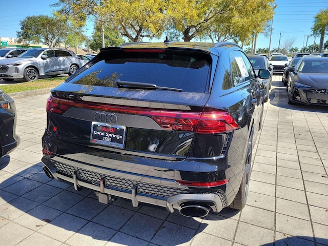 2026 Audi RS Q8 SUV performance