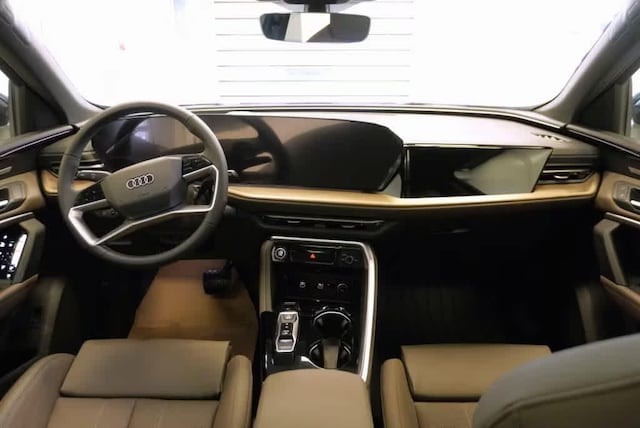 2025 Audi Q5 Premium - Photo 10
