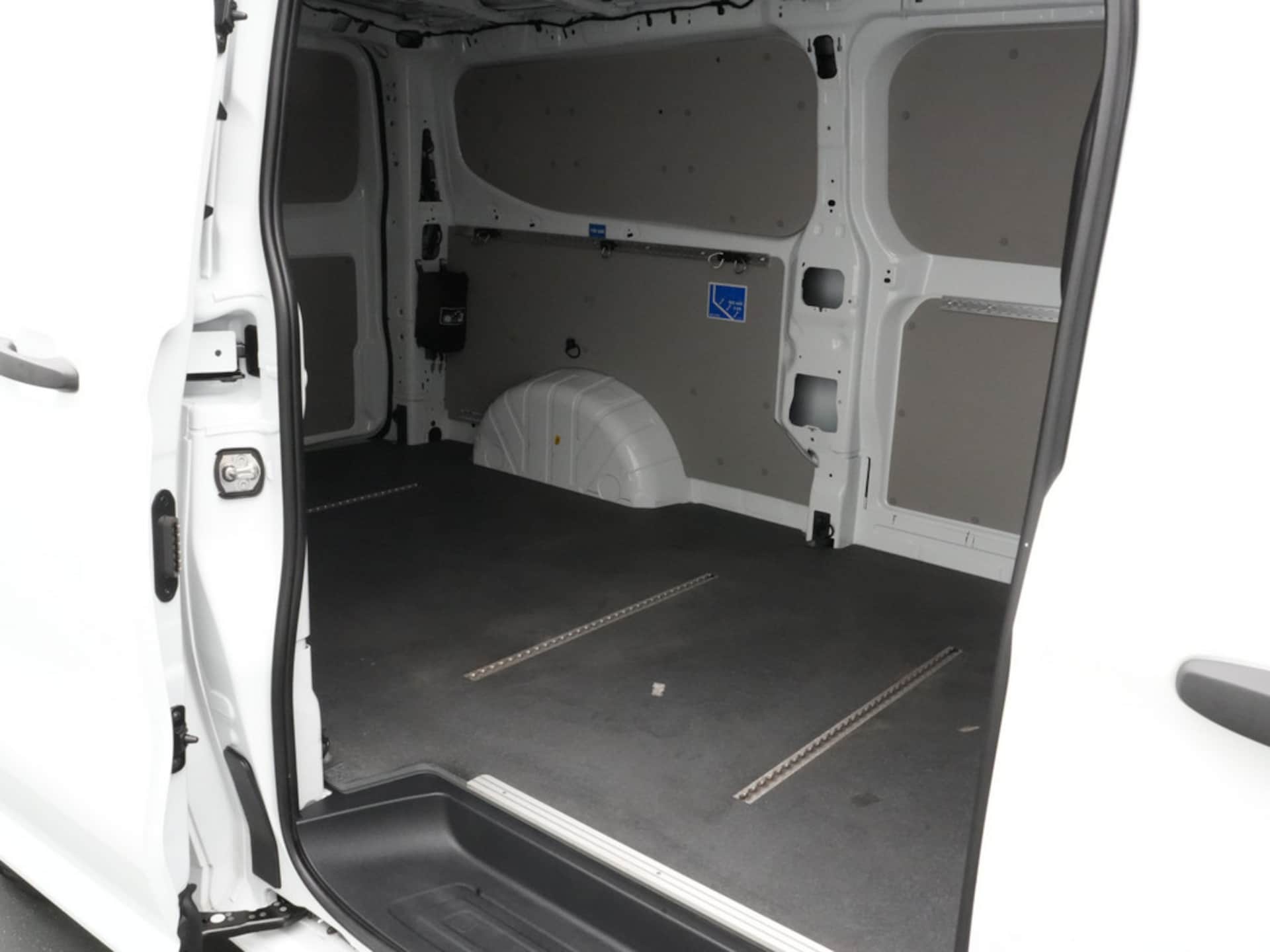 Volkswagen Transporter Kasten langer Radstand