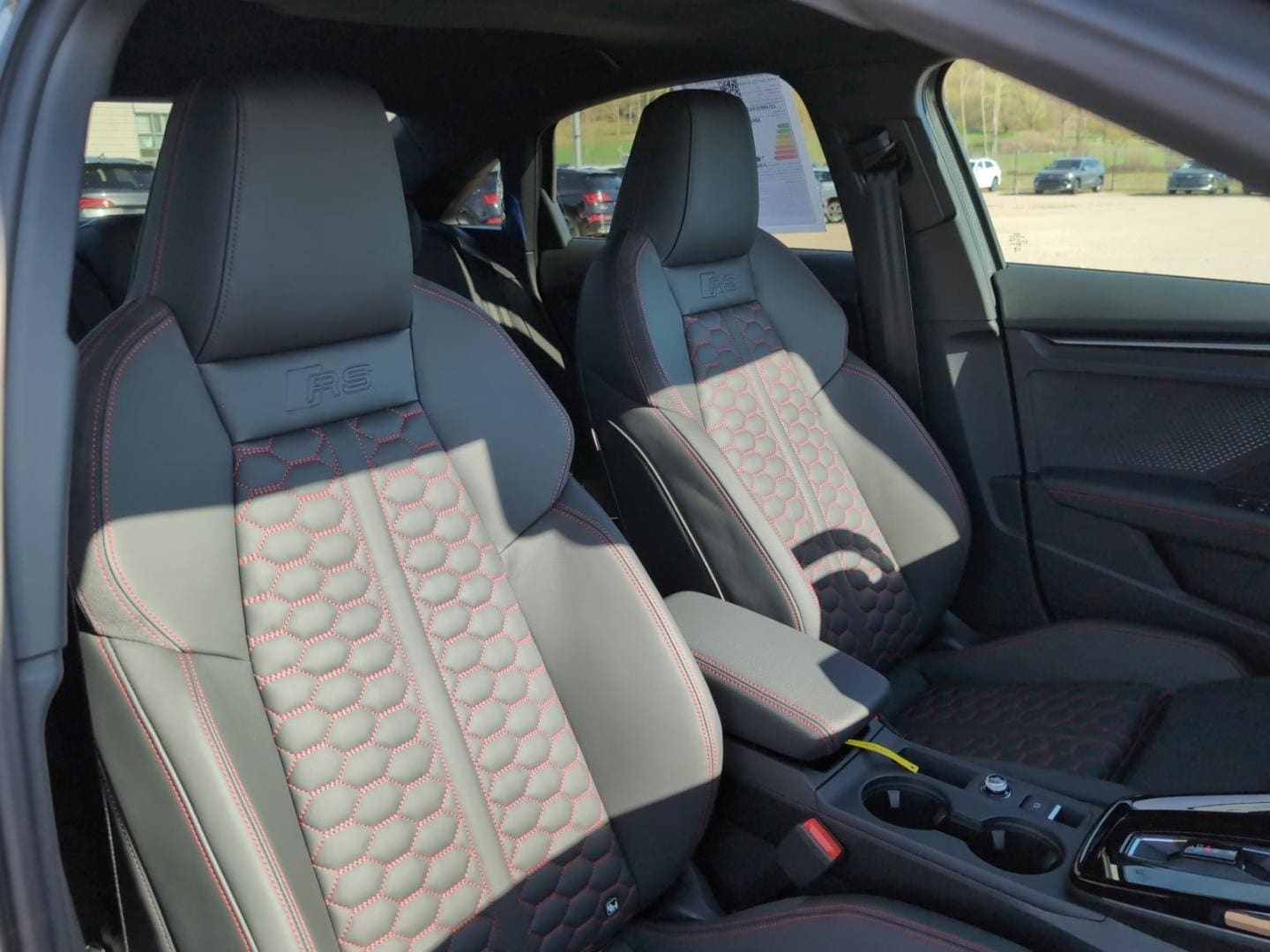 Bild über Audi RS 3 Limousine TFSI quattro 294 kW S tronic - für weitere Informationen kontaktieren Sie den Audi Partner