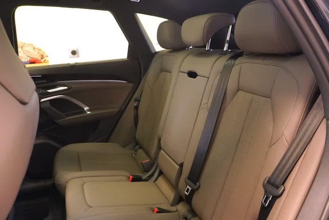 2025 Audi Q5 Premium - Photo 11