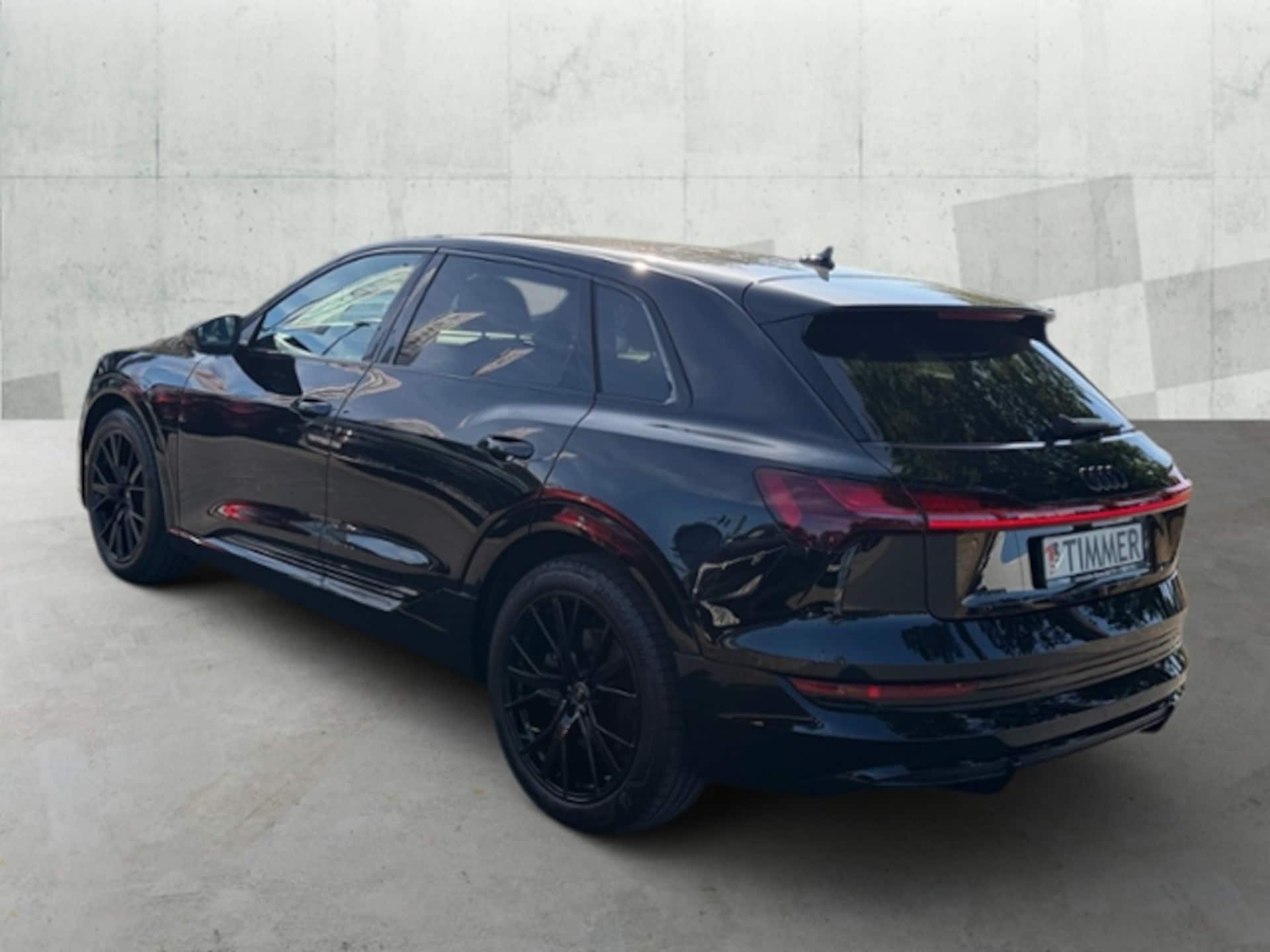Audi e-tron S line