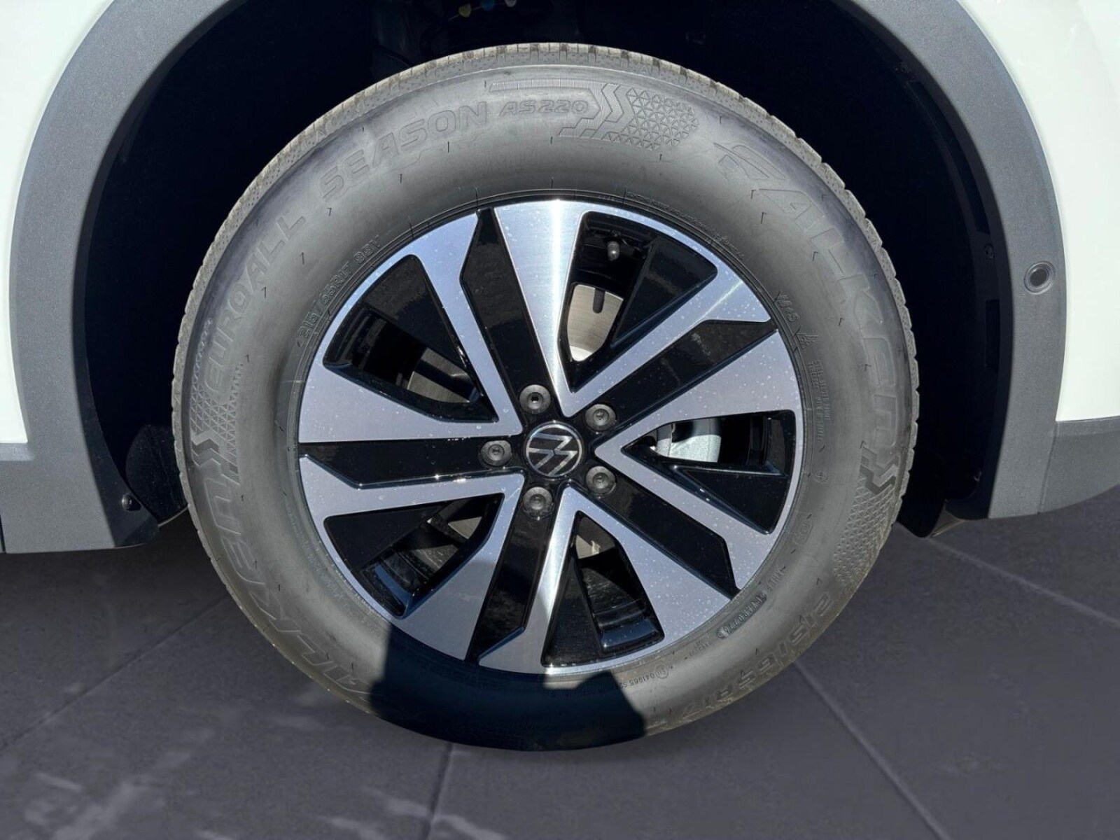 Volkswagen Tiguan – Bild 8