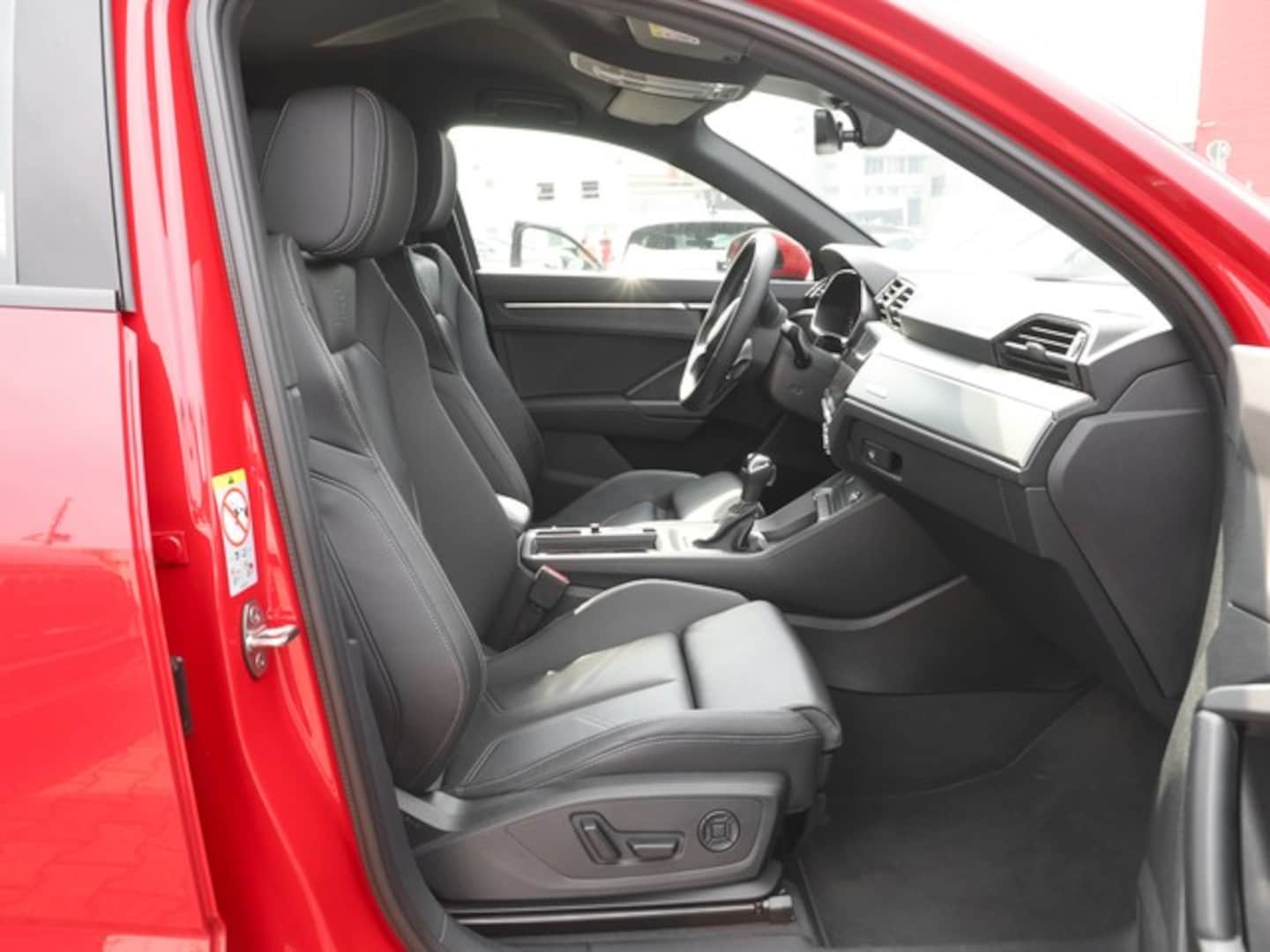 Bild über Audi Q3 Sportback S line 45 TFSI quattro S tronic - für weitere Informationen kontaktieren Sie den Audi Partner