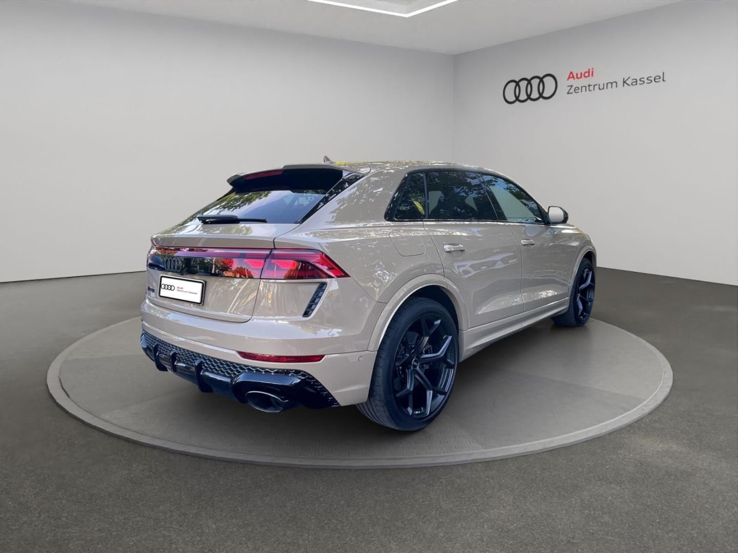 Bild über Audi RS Q8 SUV TFSI quattro 471 kW tiptronic - für weitere Informationen kontaktieren Sie den Audi Partner