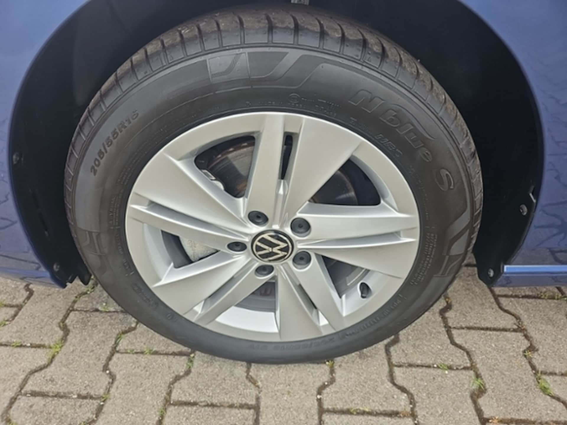 Volkswagen Golf Life
