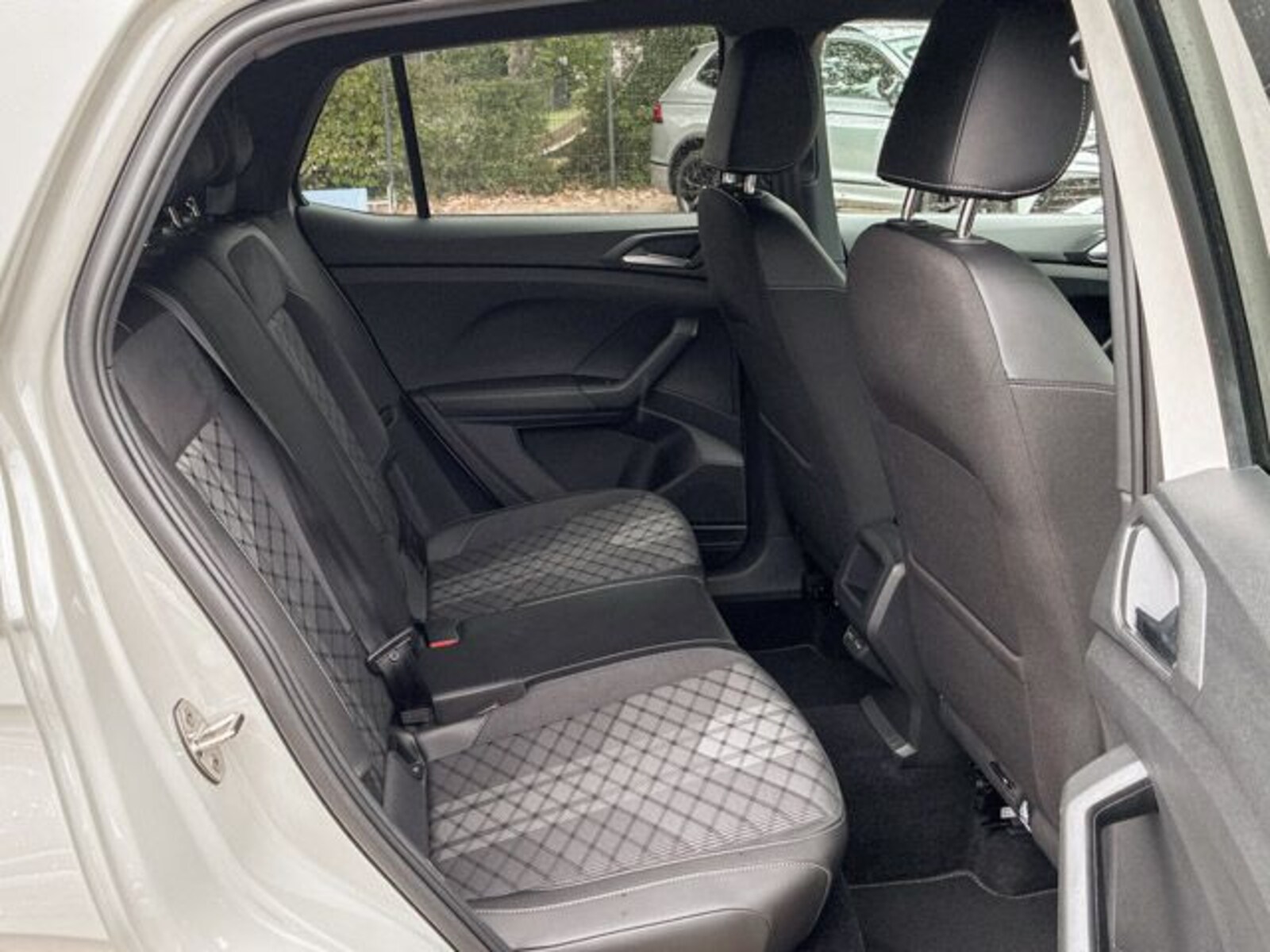 Volkswagen T-Cross – Bild 11
