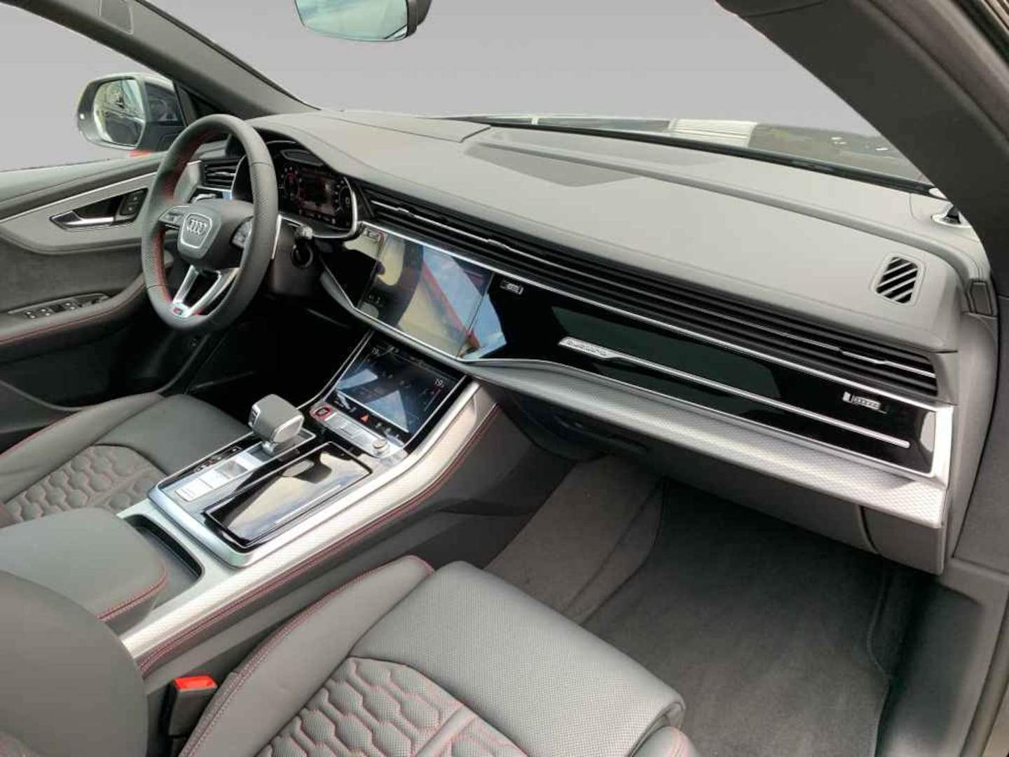 Bild über Audi RS Q8 SUV TFSI quattro 441 kW tiptronic - für weitere Informationen kontaktieren Sie den Audi Partner