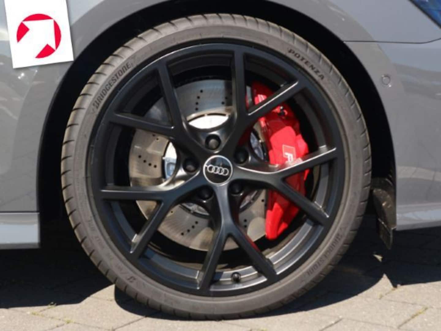 Bild über Audi RS 3 Limousine TFSI quattro 294 kW S tronic - für weitere Informationen kontaktieren Sie den Audi Partner