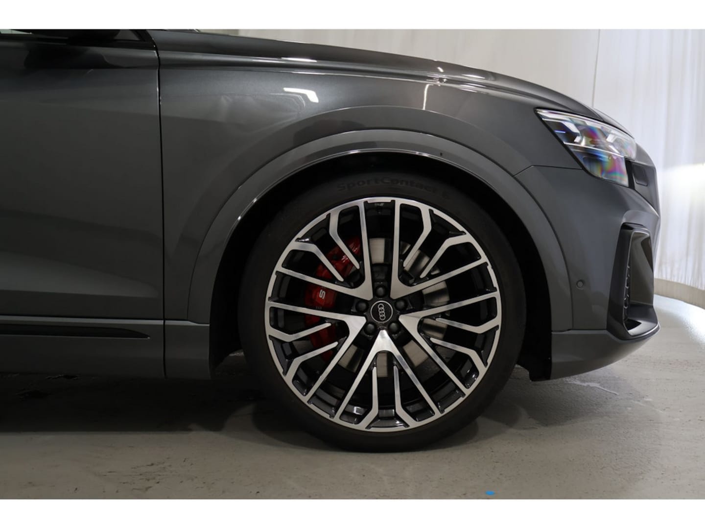 Bild über Audi SQ8 SUV TFSI quattro tiptronic - für weitere Informationen kontaktieren Sie den Audi Partner