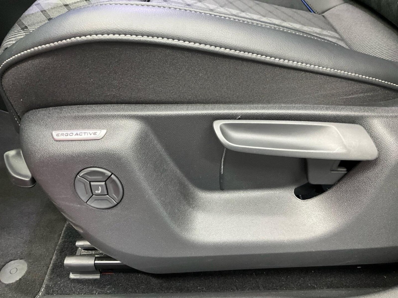 Volkswagen Tiguan – Bild 17