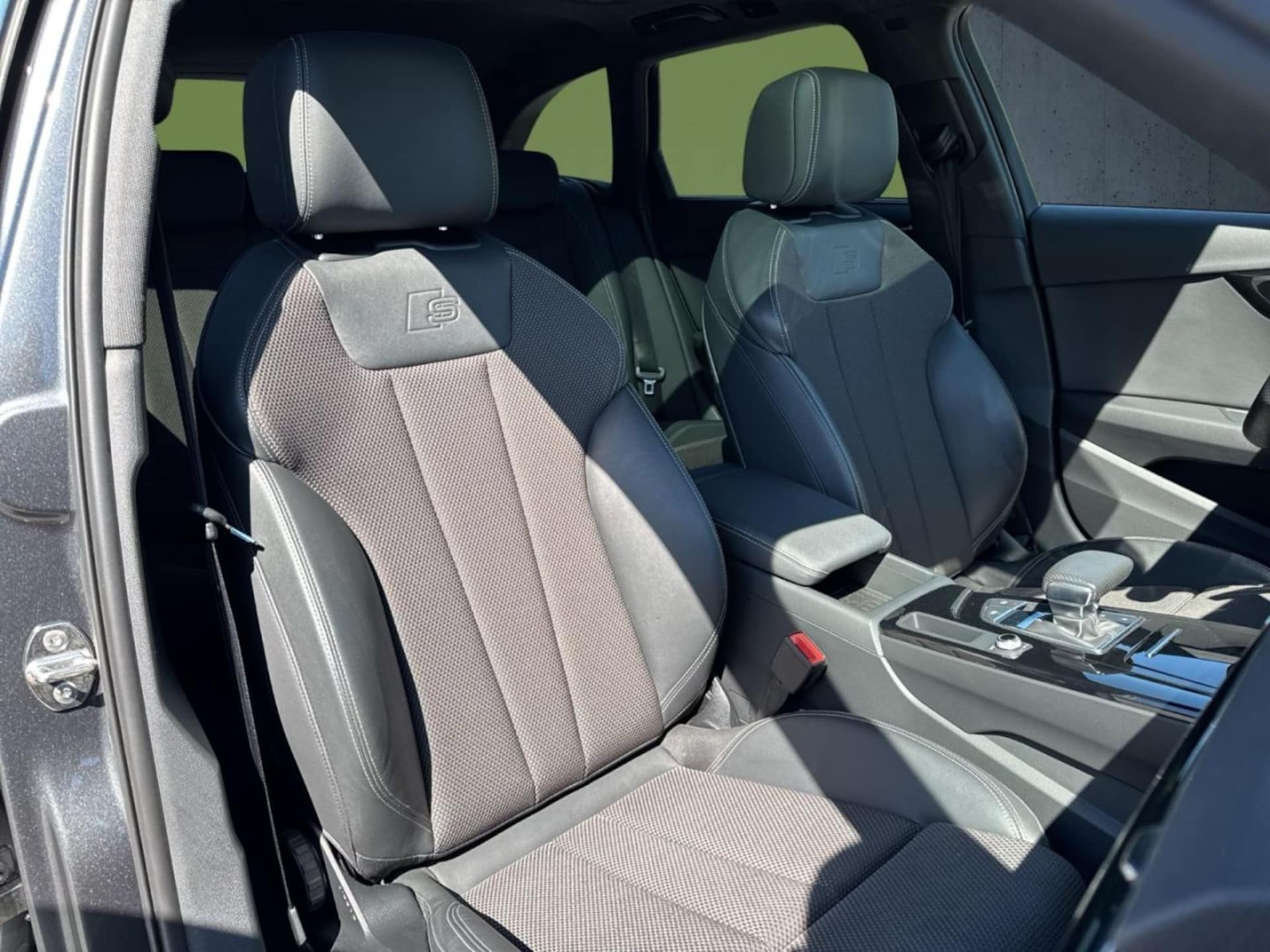 Audi A4 Avant S line