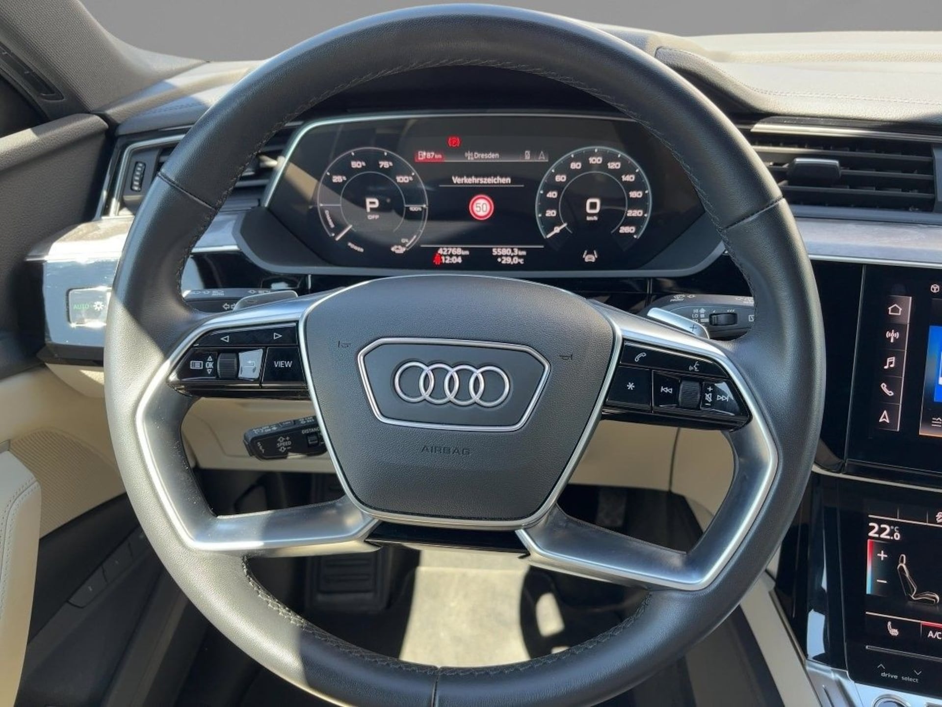 Audi e-tron advanced