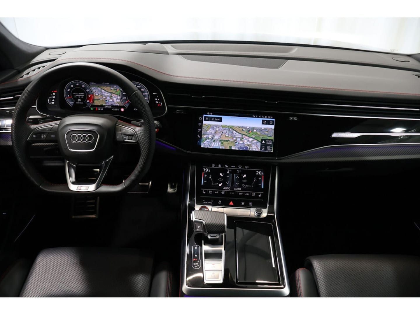 Bild über Audi SQ8 SUV TFSI quattro tiptronic - für weitere Informationen kontaktieren Sie den Audi Partner