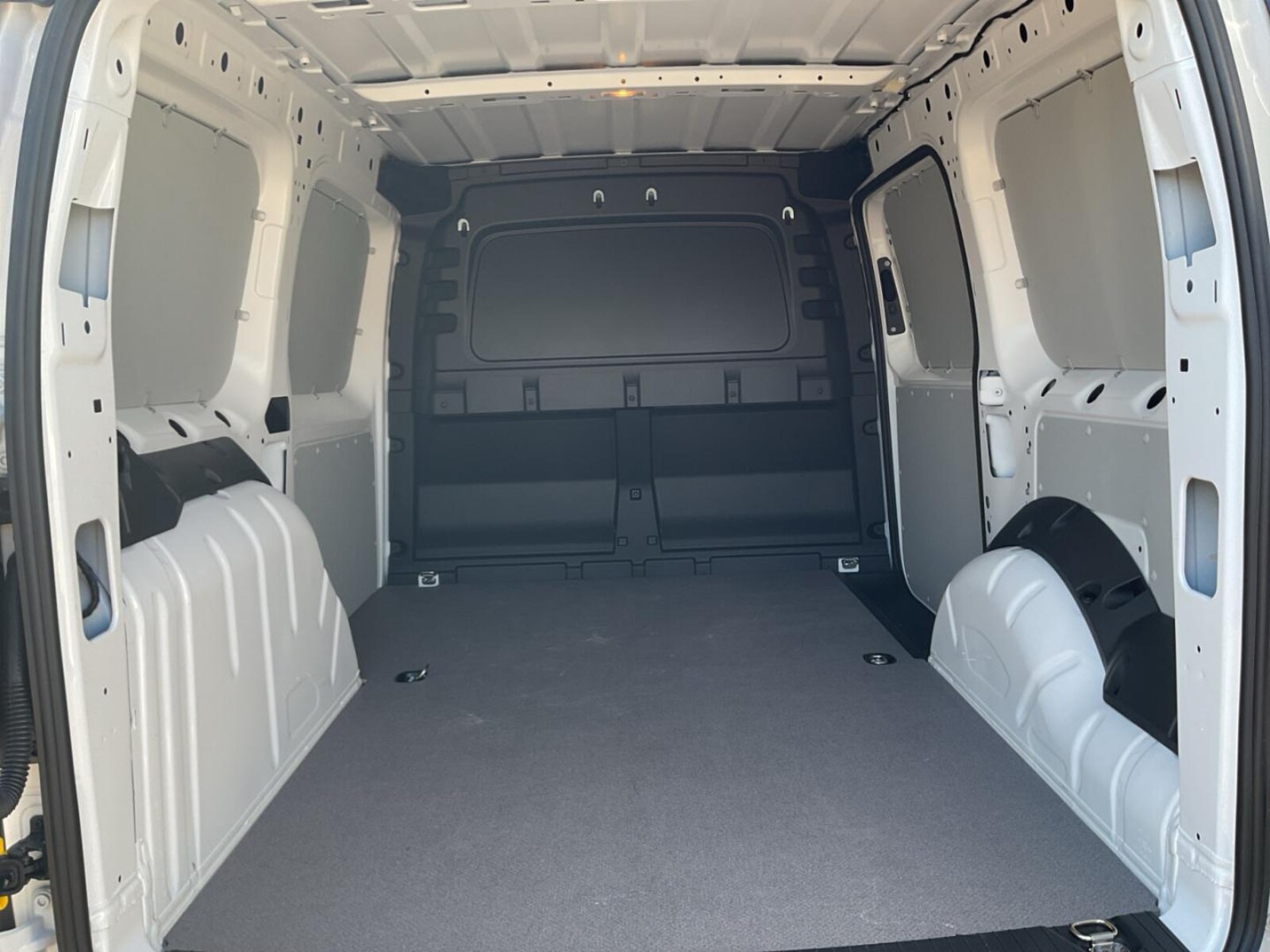 Volkswagen Caddy Maxi Cargo – Bild 10