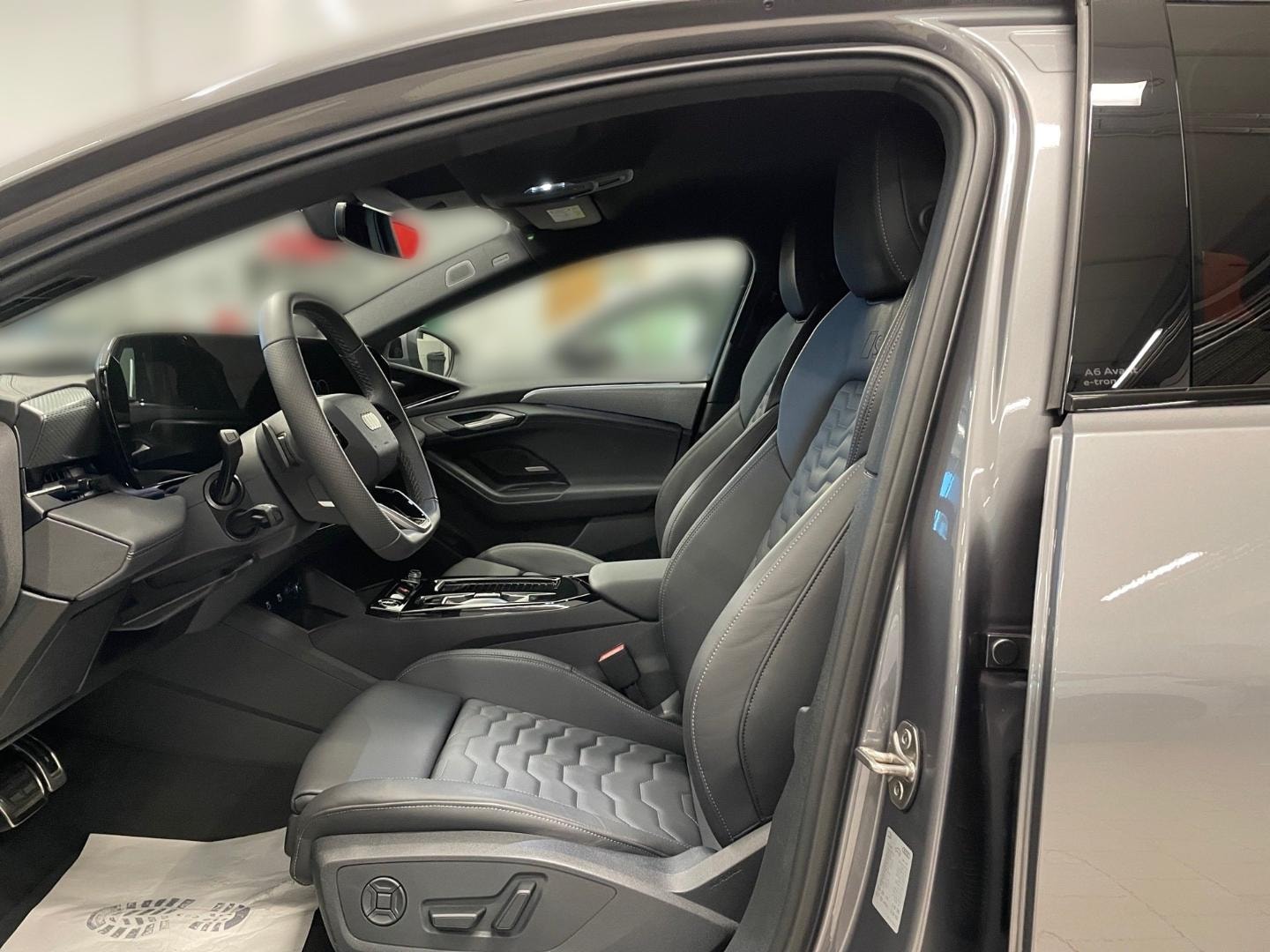 Bild über Audi A6 Avant e-tron e-tron - für weitere Informationen kontaktieren Sie den Audi Partner
