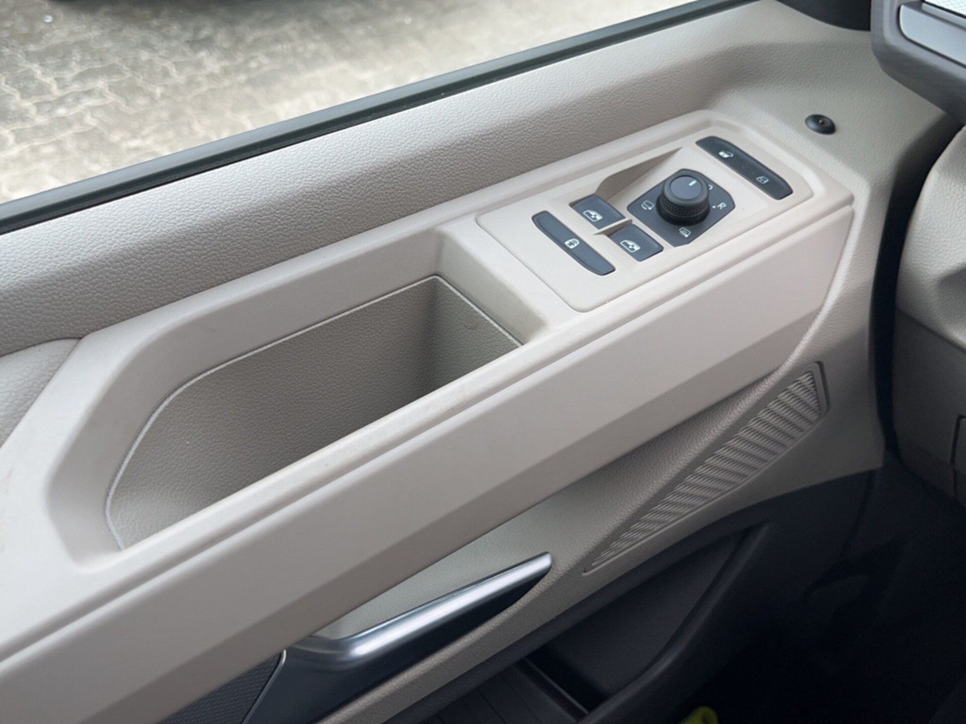 Volkswagen Multivan Basis-Modell