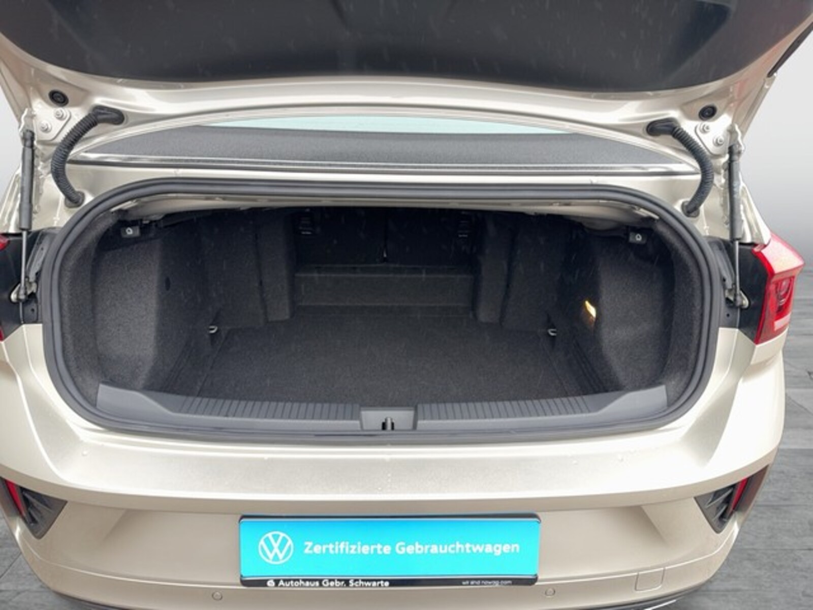 Volkswagen T-Roc Cabriolet – Bild 11
