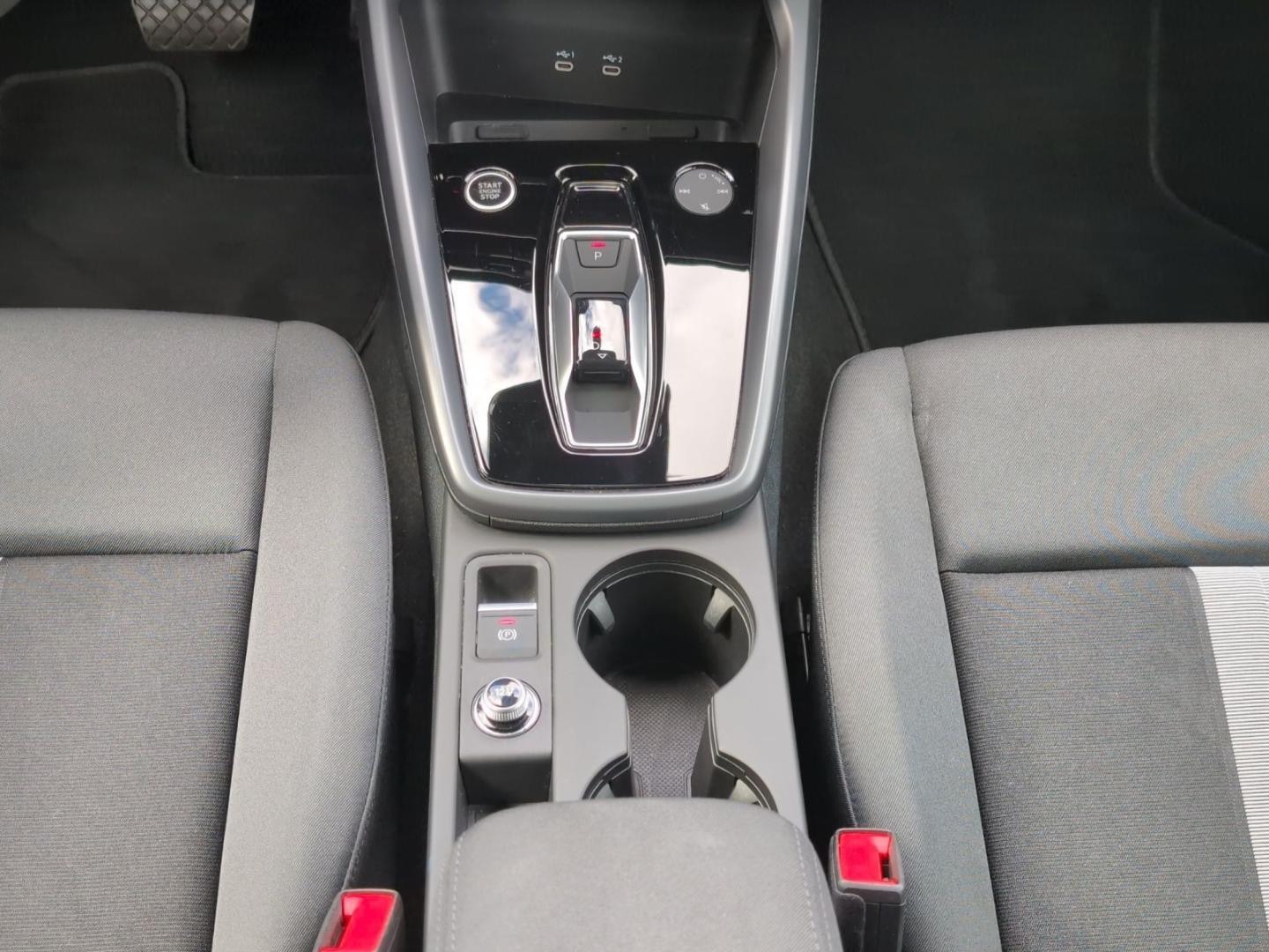 Bild über Audi A3 Limousine TFSI 110 kW S tronic - für weitere Informationen kontaktieren Sie den Audi Partner