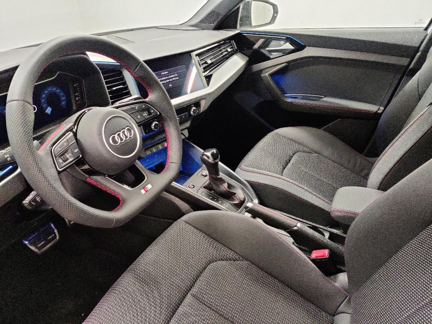 Bild über Audi A1 Sportback S line 35 TFSI S tronic - für weitere Informationen kontaktieren Sie den Audi Partner