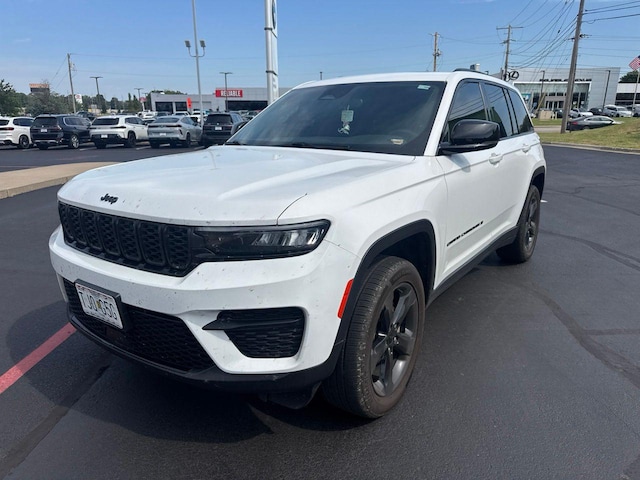 Photo of 2023 Jeep Grand Cherokee