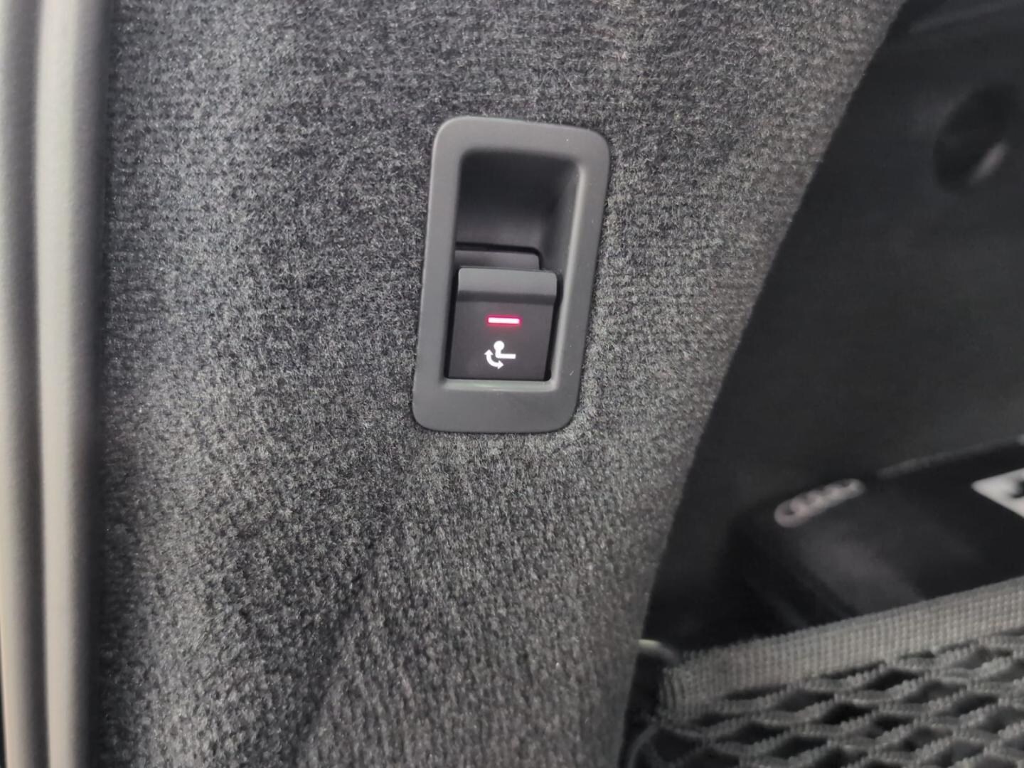 Bild über Audi S6 Avant TDI quattro tiptronic - für weitere Informationen kontaktieren Sie den Audi Partner