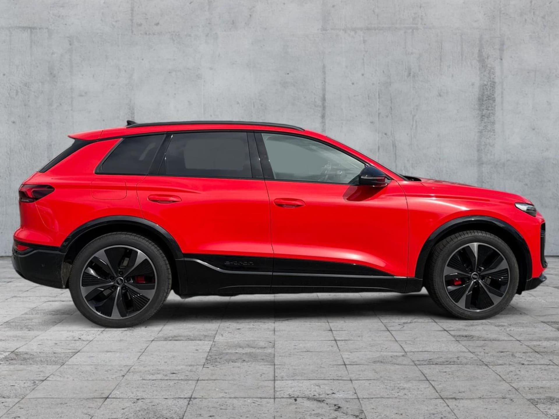 Audi SQ6 SUV e-tron