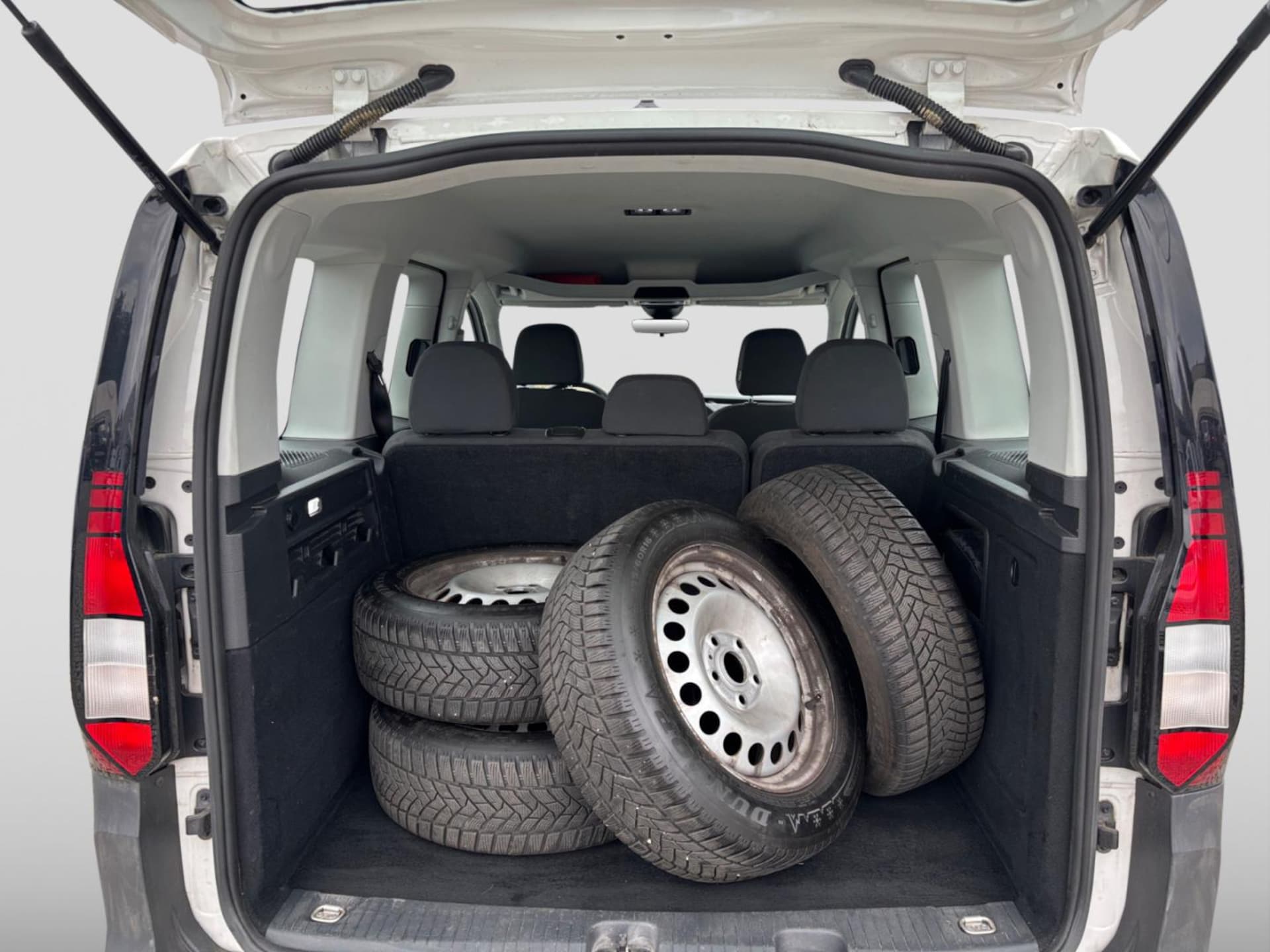 Volkswagen Caddy Kombi Basis-Modell