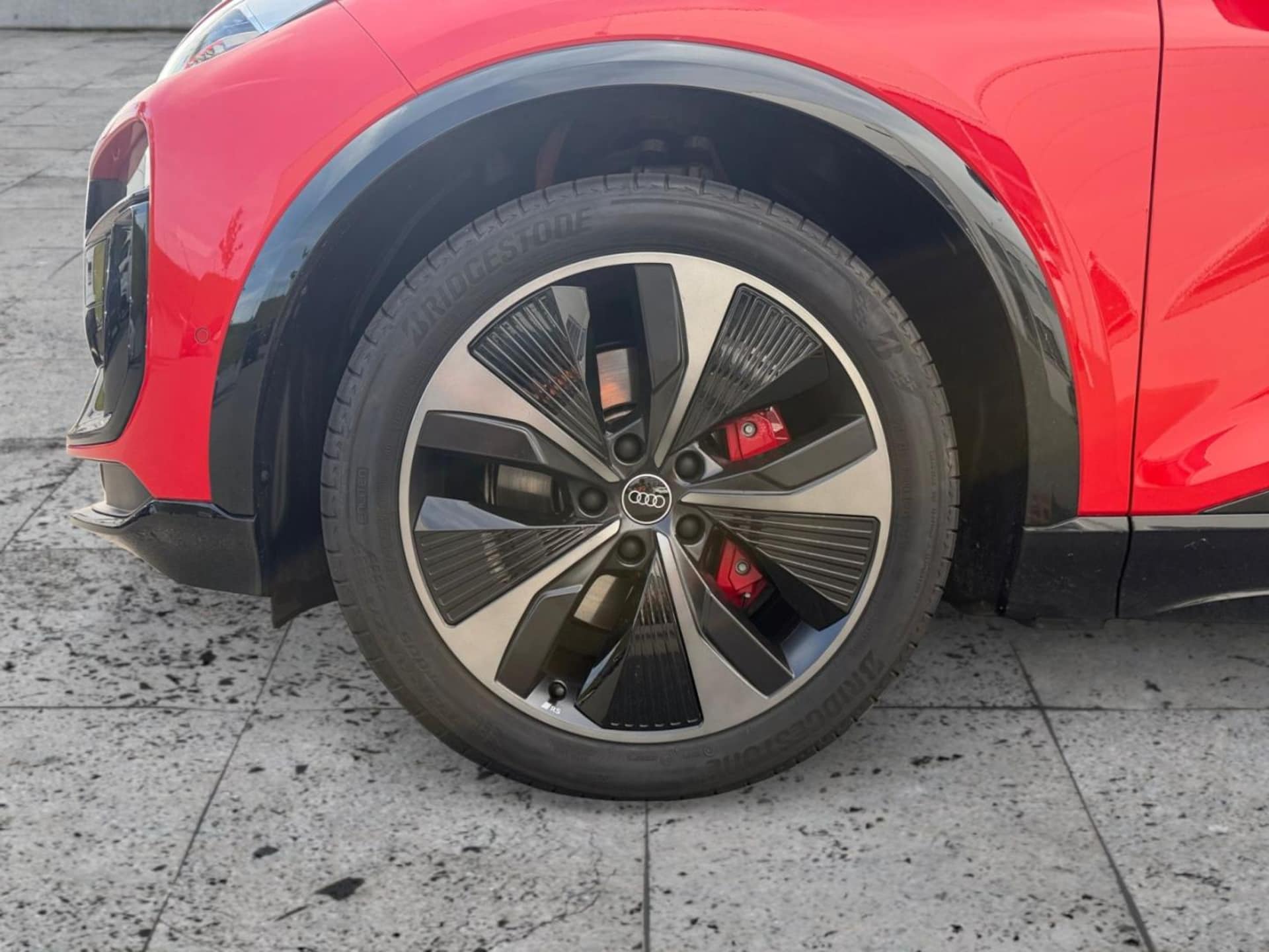 Audi SQ6 SUV e-tron