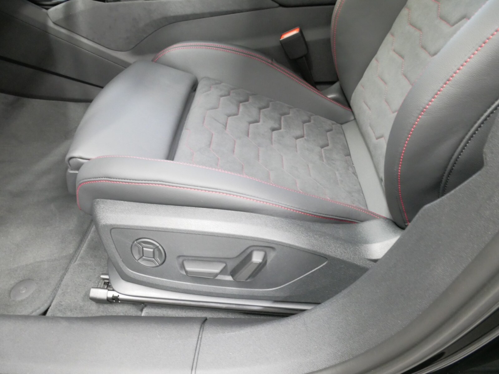 Audi A6 Avant e-tron – Bild 19