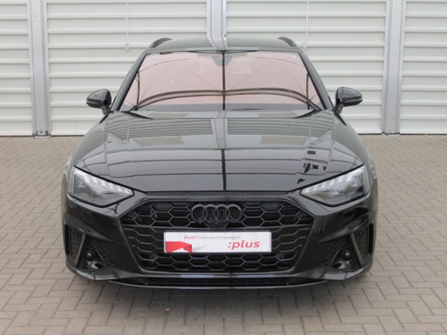 Bild über Audi A4 Avant S line 40 TDI S tronic - für weitere Informationen kontaktieren Sie den Audi Partner